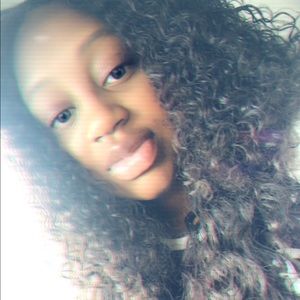 Meet your Posher, April